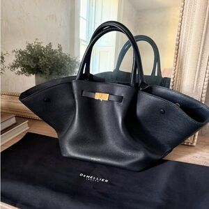 💕Demellier Black Leather Zip Tote Bag